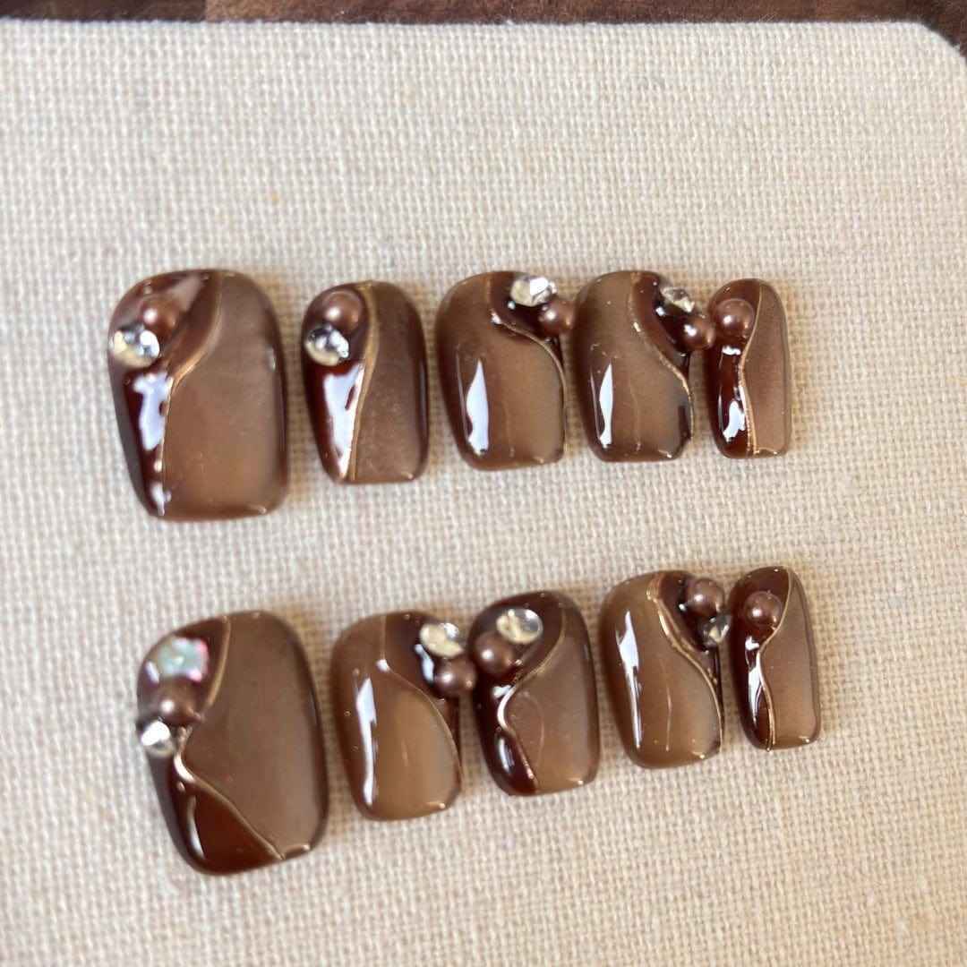 lava amber - elegant short oval brown handmade press on nails